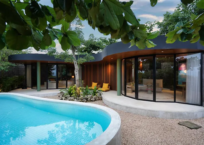 Nya Uluwatu (Bali)