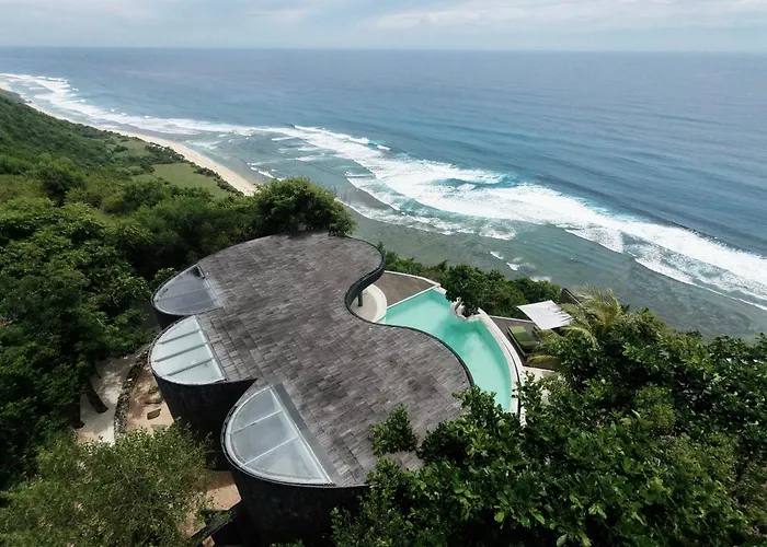 Nya Uluwatu (Bali)