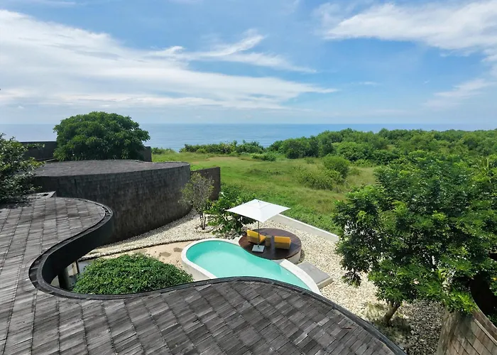Nya Uluwatu (Bali)