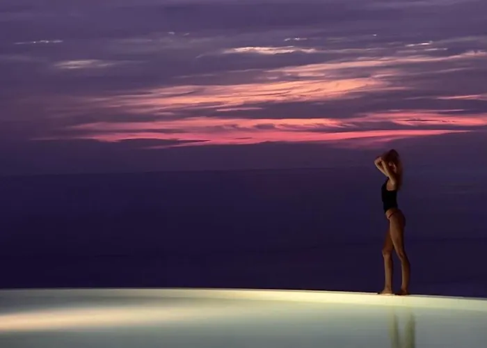 Nya Uluwatu (Bali)
