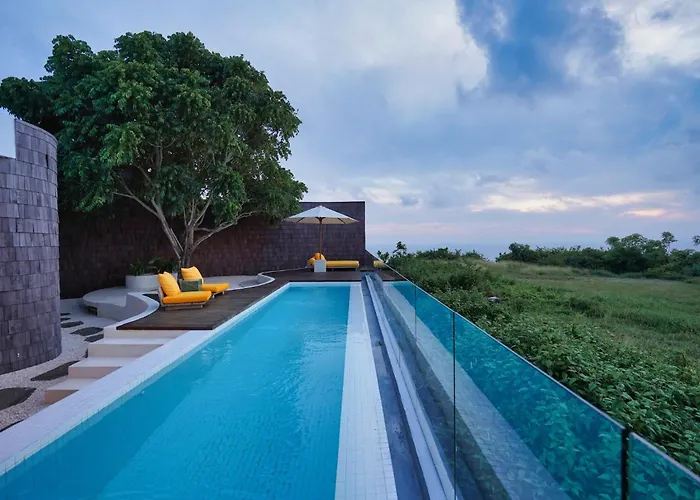 Nya Uluwatu (Bali)